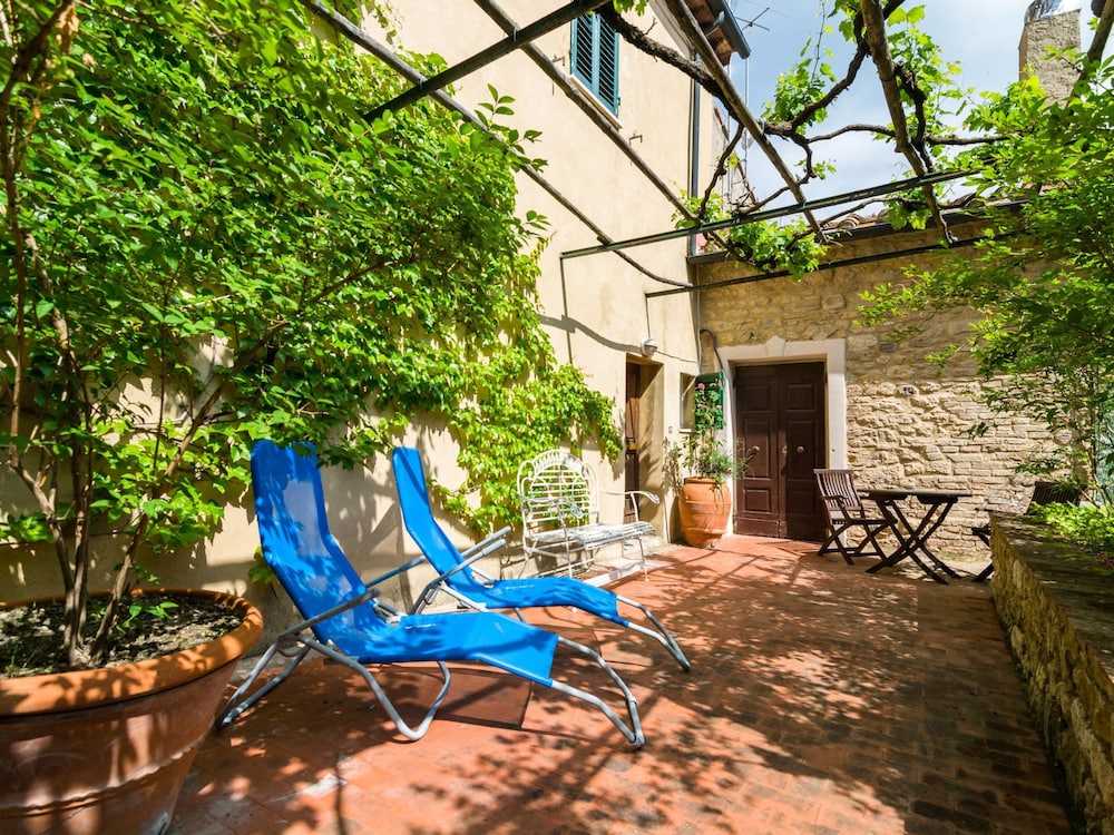 Romantic Getaway With Views view 4