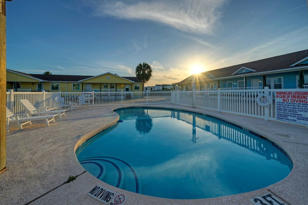 Stylish 2BR Coastal Getaway w/ Pool & Prime Location Lazy Fun