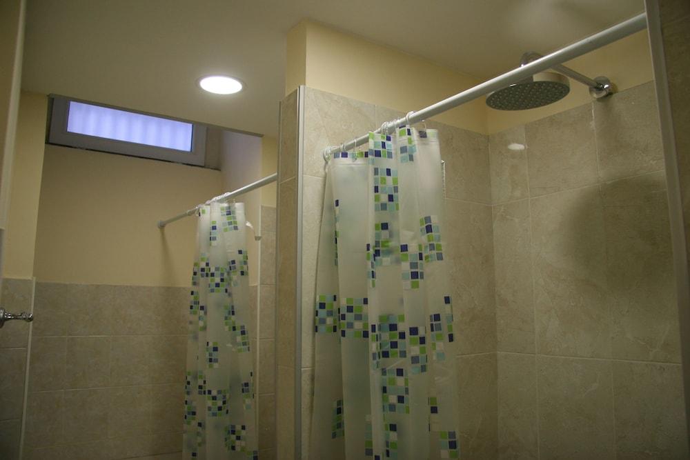 Midtown Hostel