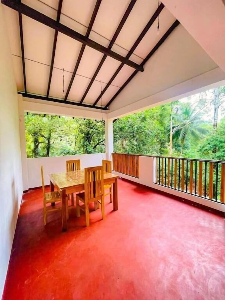 Rivers Edge Resort Sinharaja
