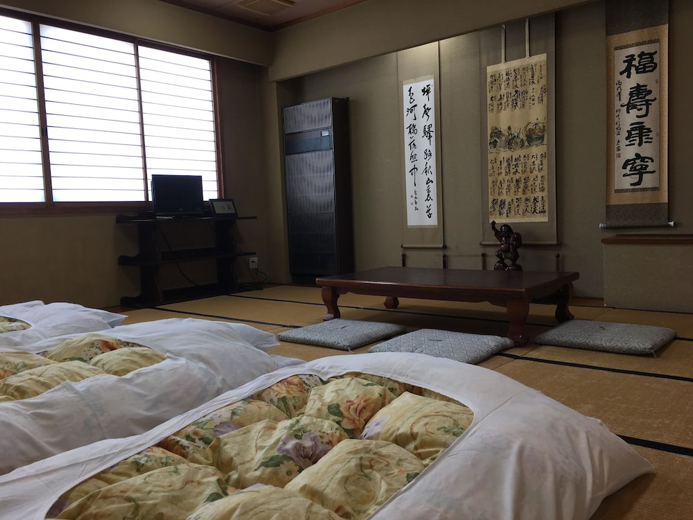 Ryokan Isuzu view 2