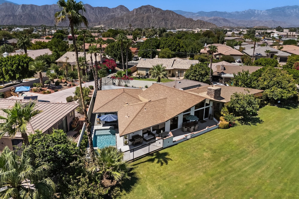 Edgy House Pool Hot Tub and Golf Course Views