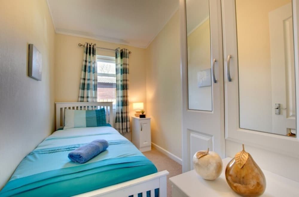 Stunning 3-bed Hot Tub Lodge, Northumberland view 2