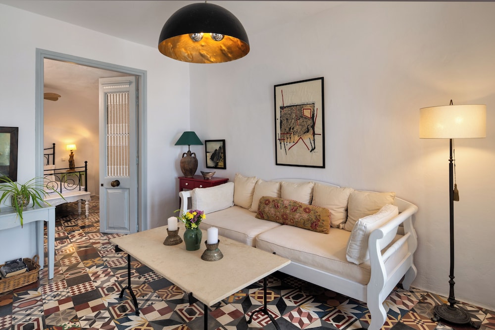 FEGGARI APARTMENTS