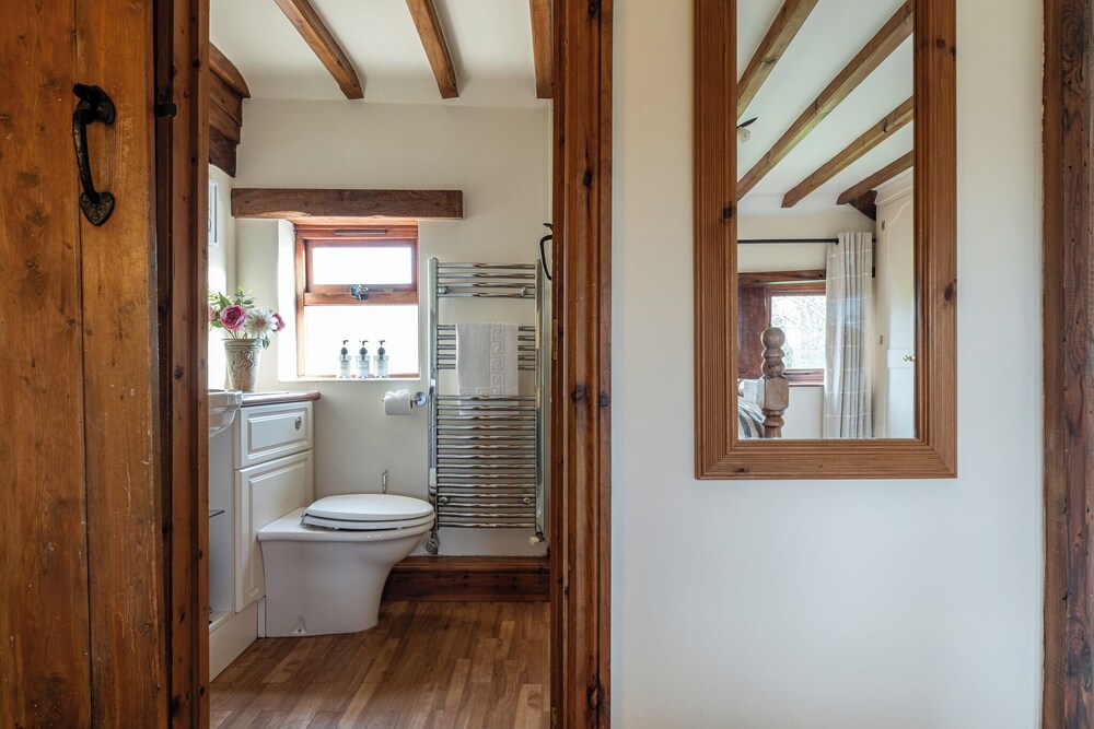 The Threshing Barn-Stunning 5 BD Retreat