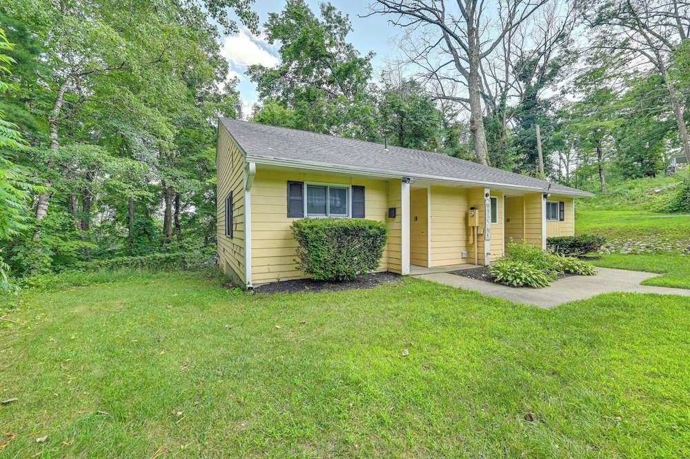 Lake George Townhome w/ Deck: 2 Mi to The Outlets! view 2