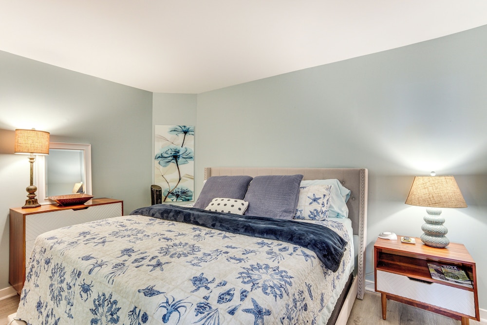 Oceanfront Condo in Harbor Island Community!