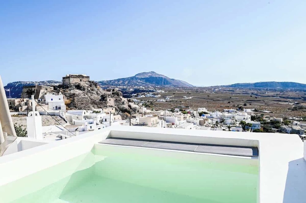 Amphora Thalassa Seaview Gem w Private Jacuzzi