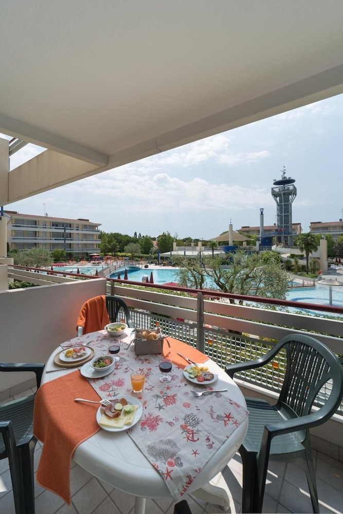 Super Villaggio Planetarium Resort one Bedroom Apartment Sleeps 4