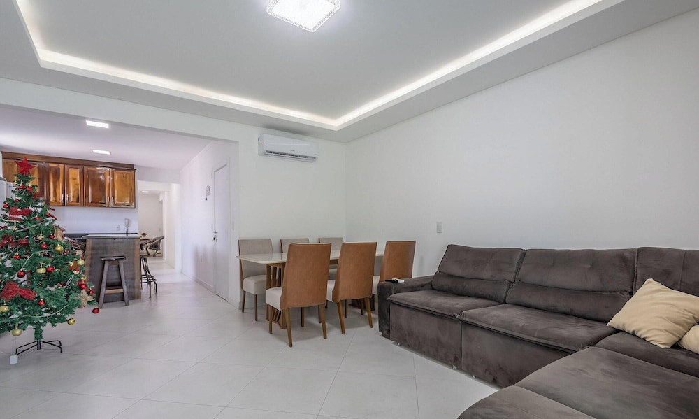 Apt w/ BBQ & Balcony, 450m From the Beach Sit1202