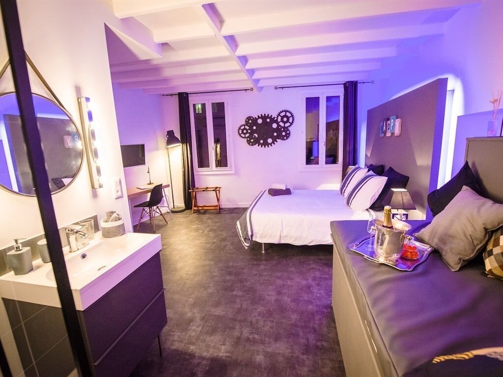 hotel room