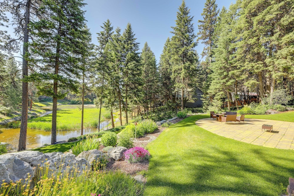 Walk to Happy's Inn & Lake Access: Libby Apartment