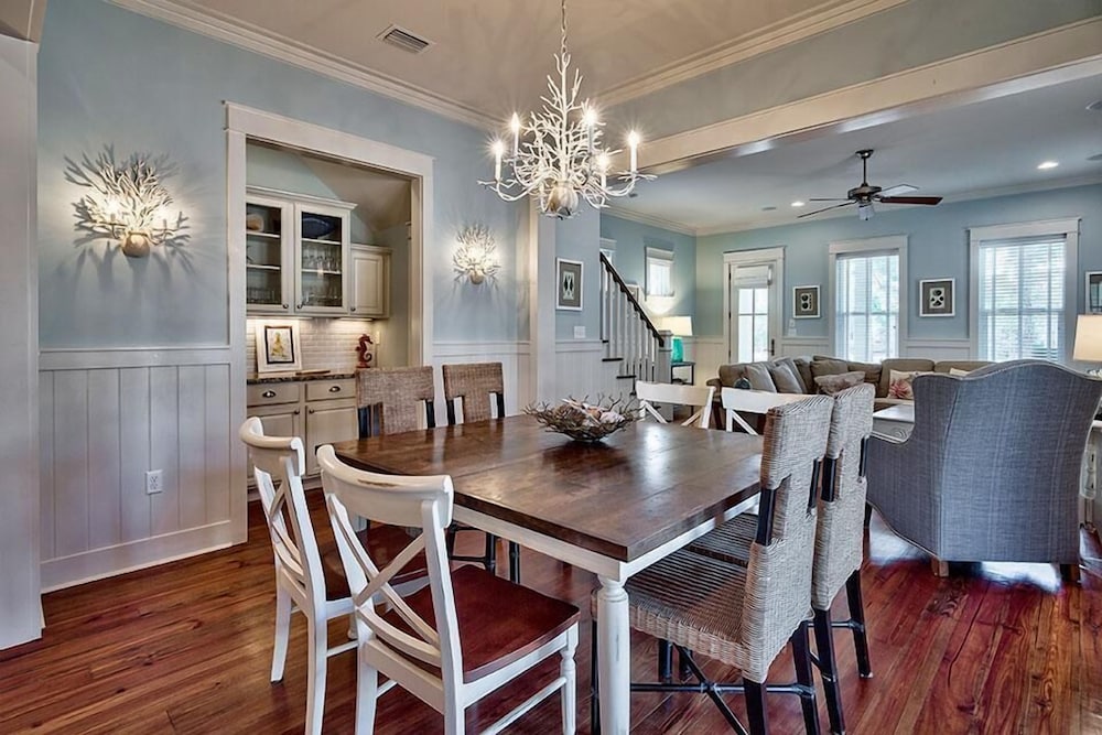 Coral Cottage 4 Bedroom Holiday Home by Five Star Properties