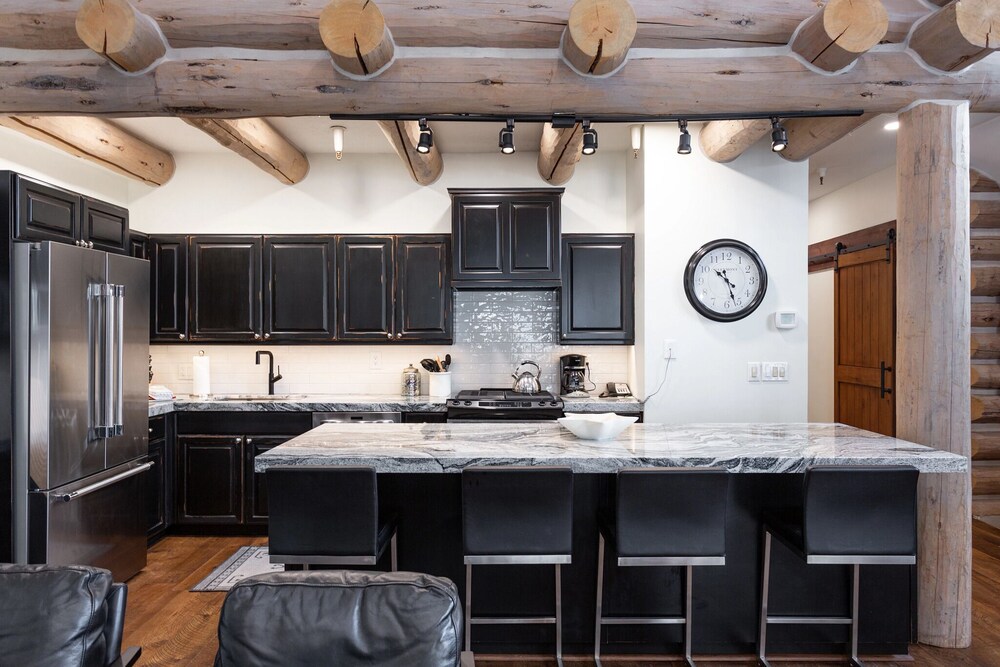 Pine Inn at Trail's End Lodge - Three Bedroom Residence with Den and Spa #5 3 Condo