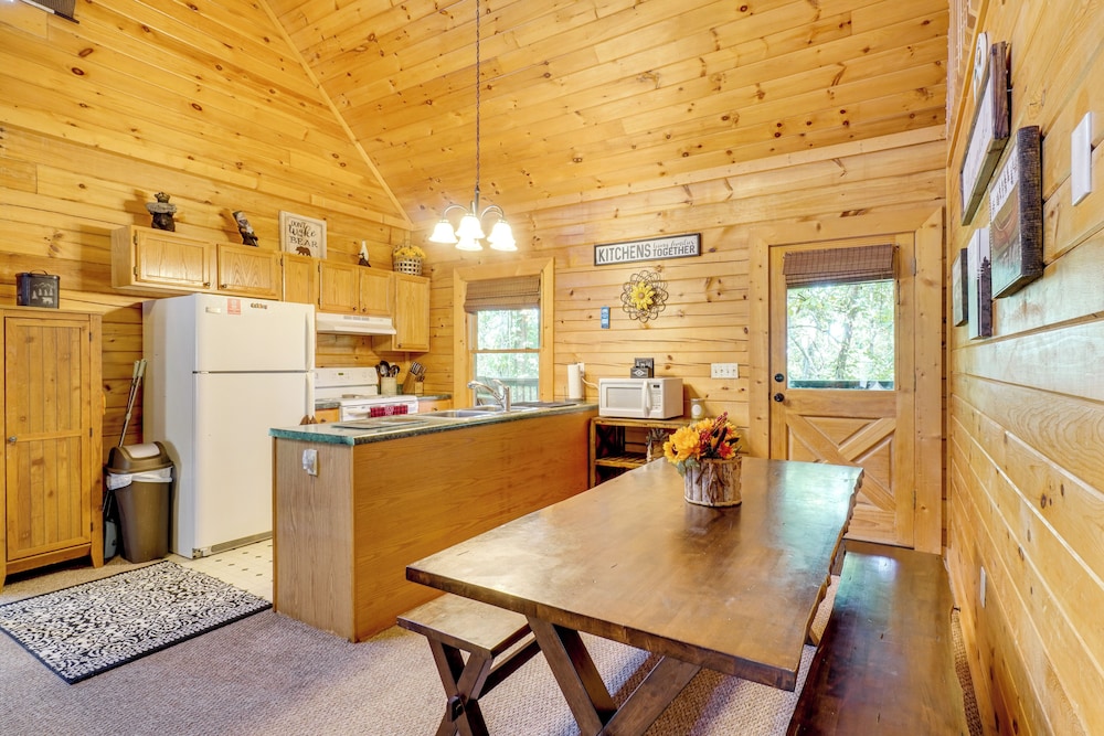 Walk to Douglas Lake: Cabin w/ Private Hot Tub!