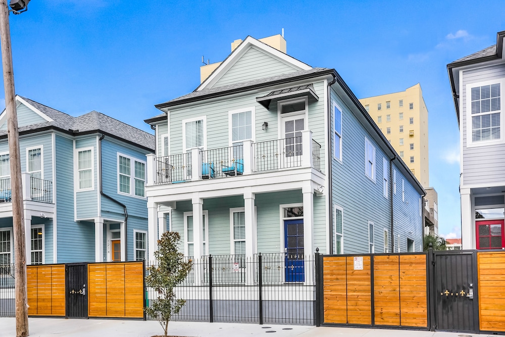 New Orleans Vacations - Stunning 4 5 BRs w Pool by Hosteeva - Property Image 55