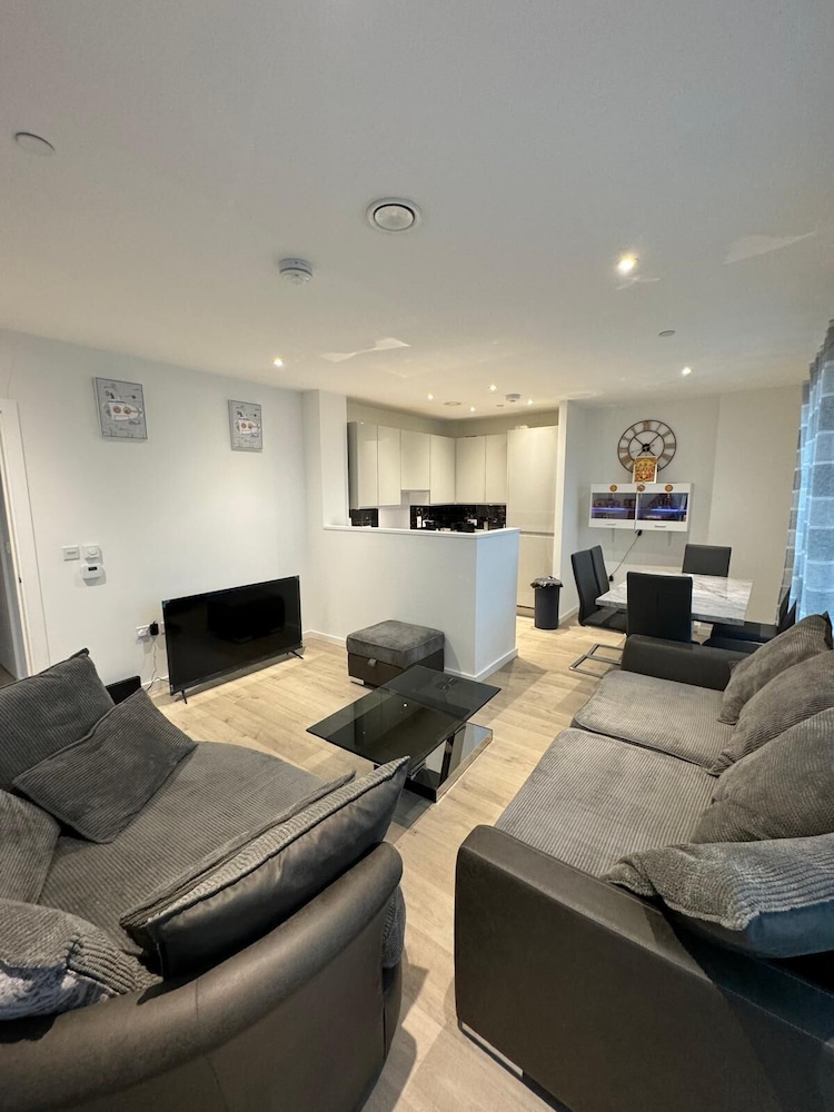London City Chic Apartment With 3 Bedrooms