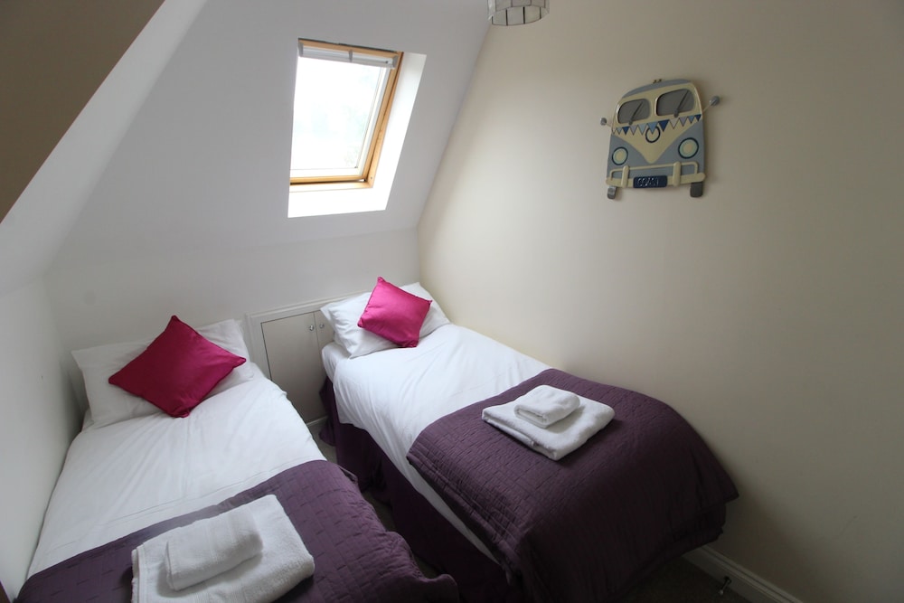 Westcliff House - 4 Bedrooms view 5