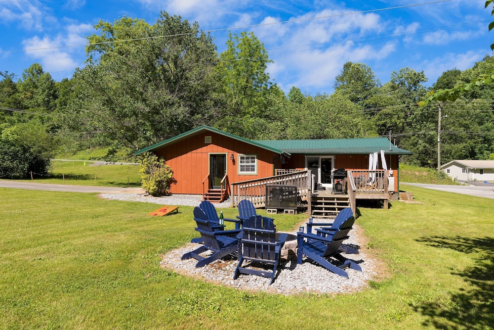 The Rustic Cottage by Avantstay Hot Tub Fire Pit Pool Table 5mins to Town