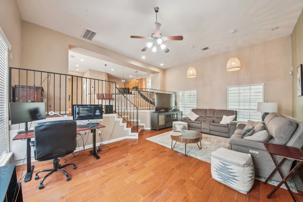 Stylish Houston Heights House 3 Bedroom Townhouse
