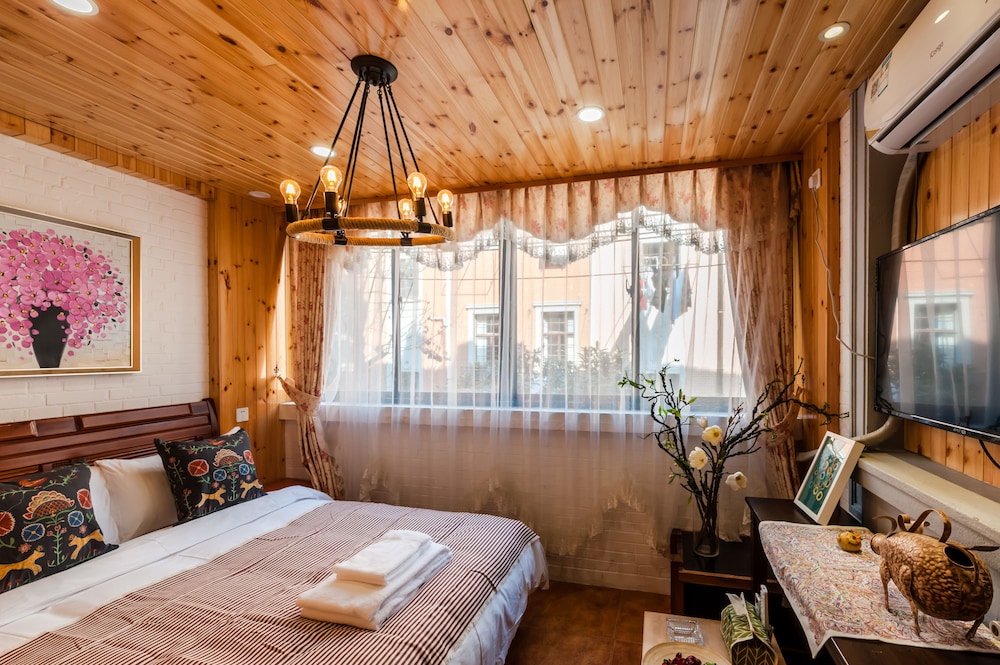 Qiyu Homestay - West Nanjing Road Branch