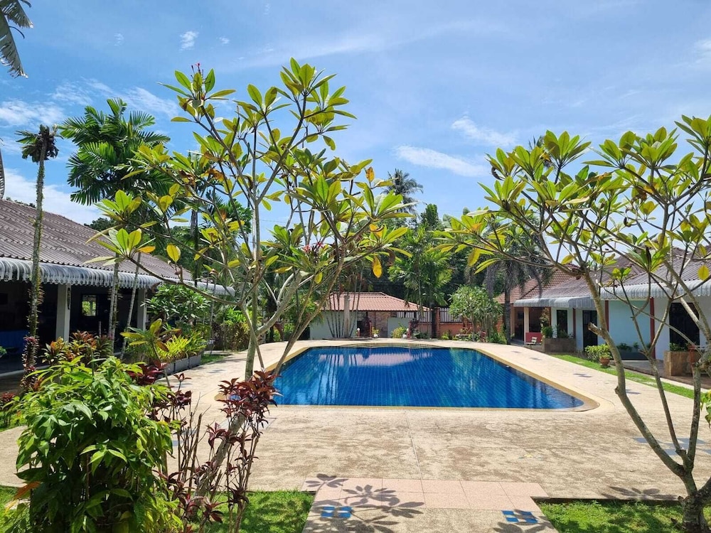 Maikhao Garden Resort