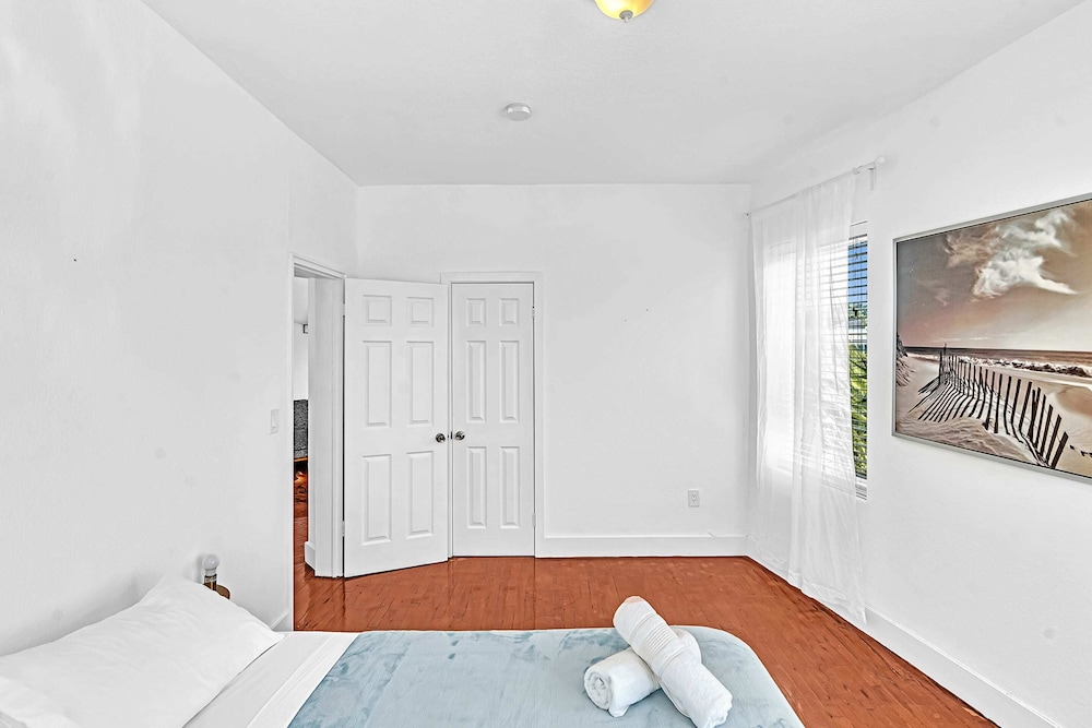 Garden Suite 3-hosted by Sweetstay view 4