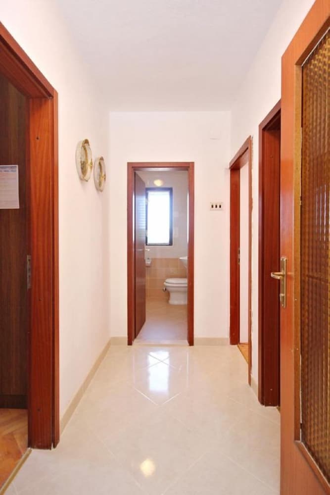 Ljube - Quiet Location & Close to the Beach - A1 view 5