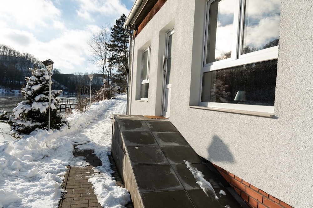 Holiday Apartment With Lake View