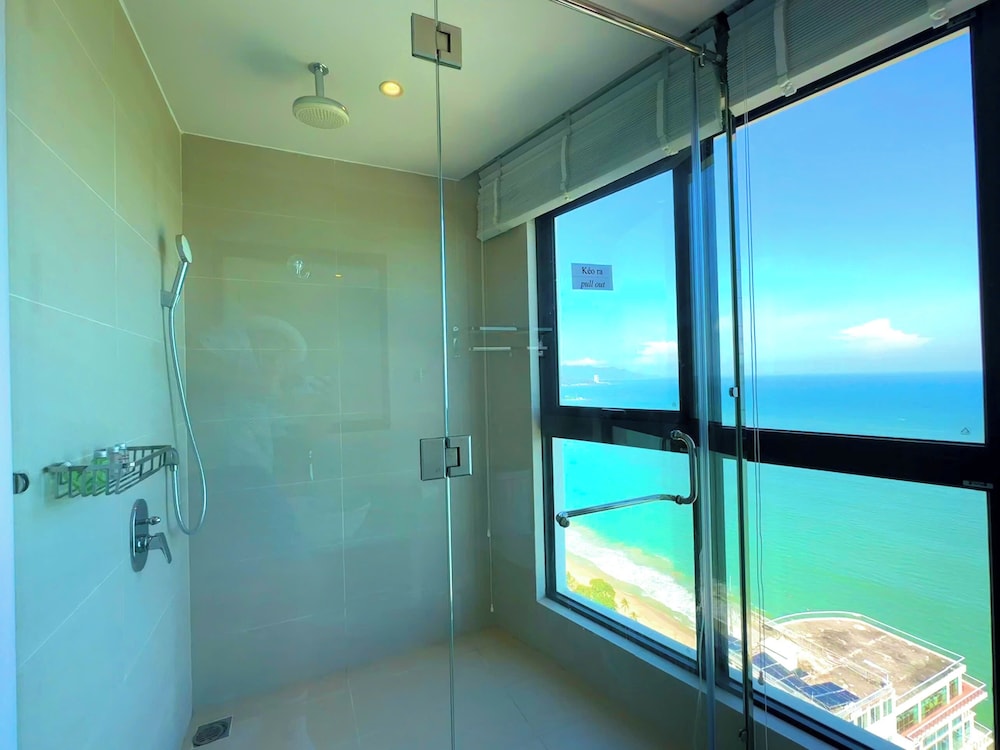 Gold Coast Balcony Serviced Apartment