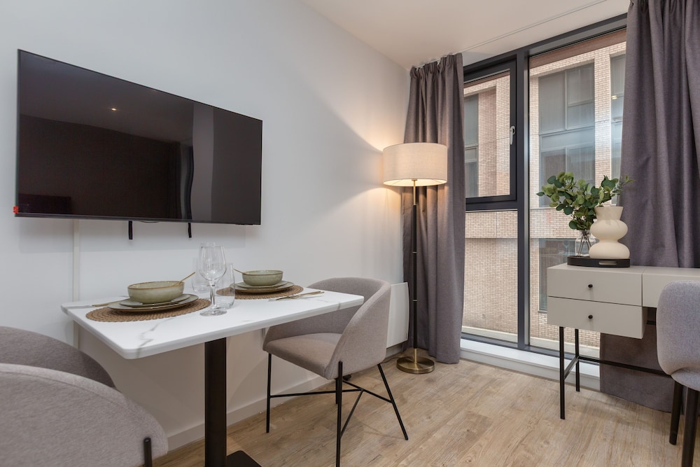 Spacious City Studio