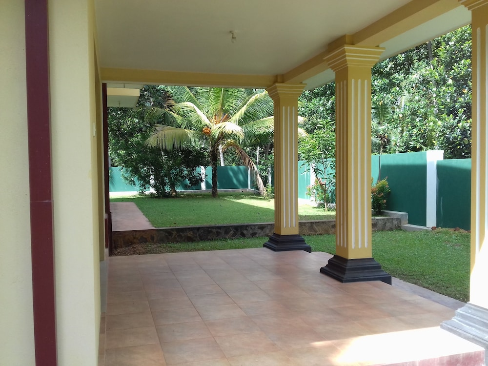 Vinses Villa in Hikkaduwa