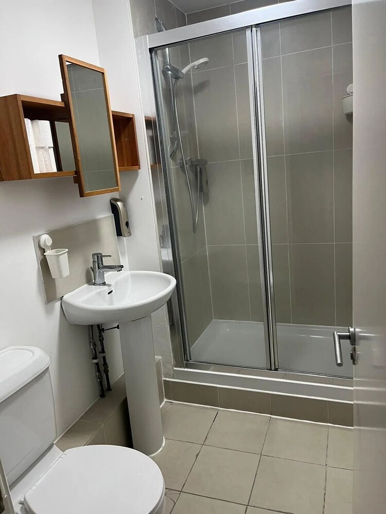 Westciti Chatsworth Road Apartments