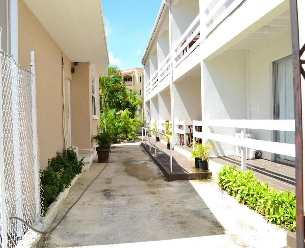 Bonanza Apartments