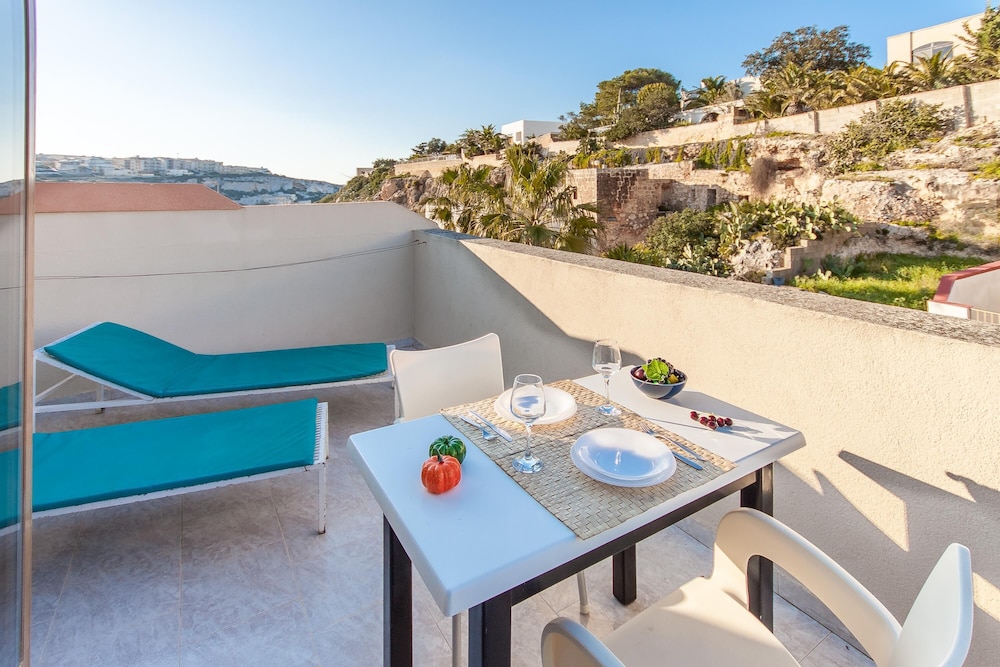 Merill Pool and Sea Penthouse Apart 7 view 5