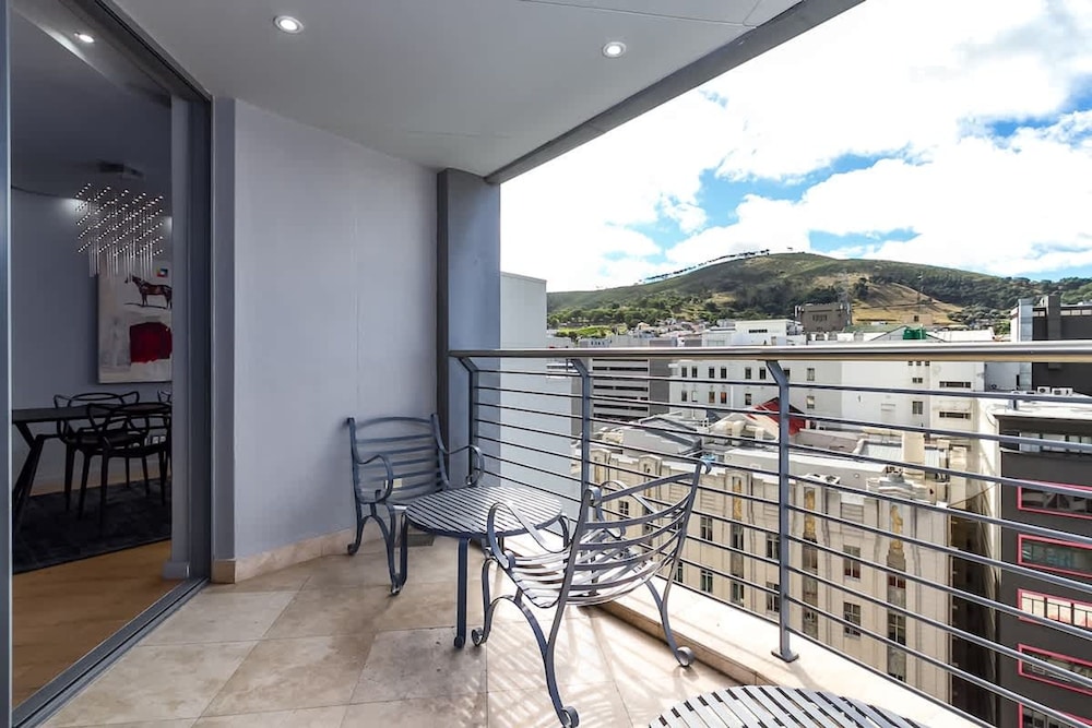 Art Apartment 1304 in Cape Town