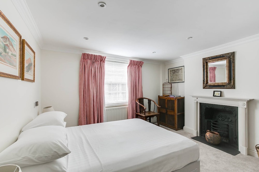 Cadogan Street III by Onefinestay