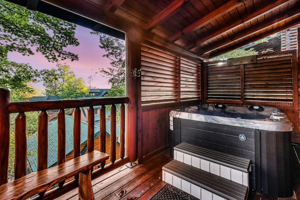 The Smoky Pines 2 Bedroom Cabin