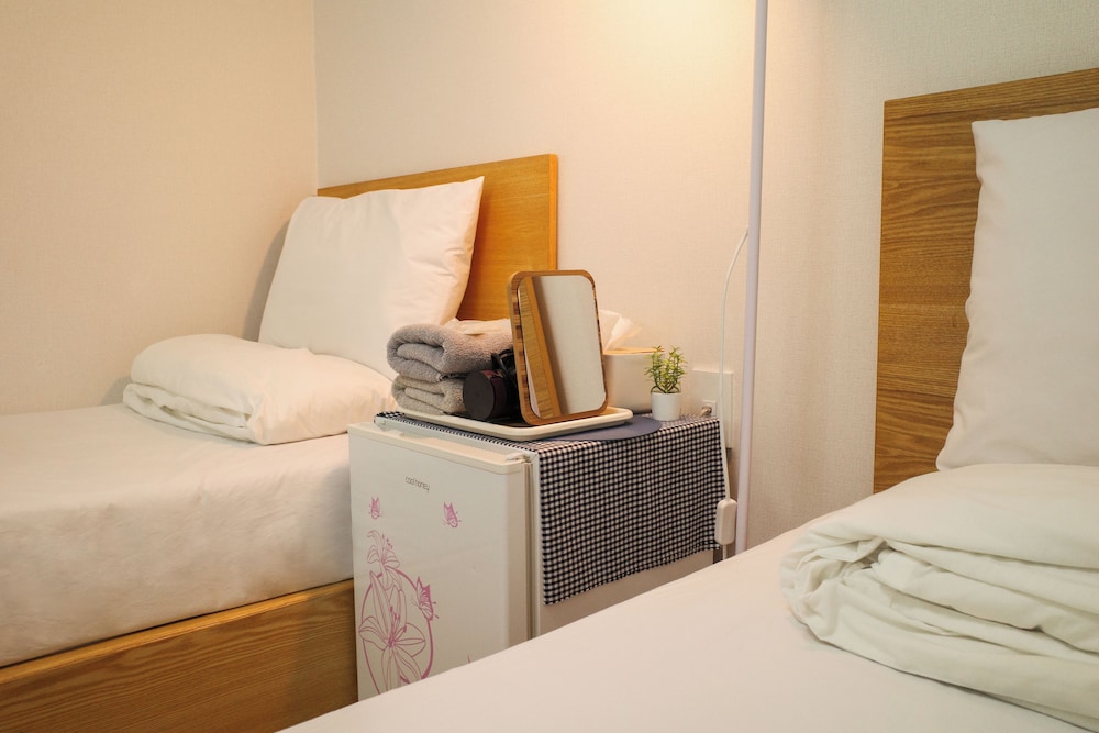 Starria Hostel foreign guest only 49