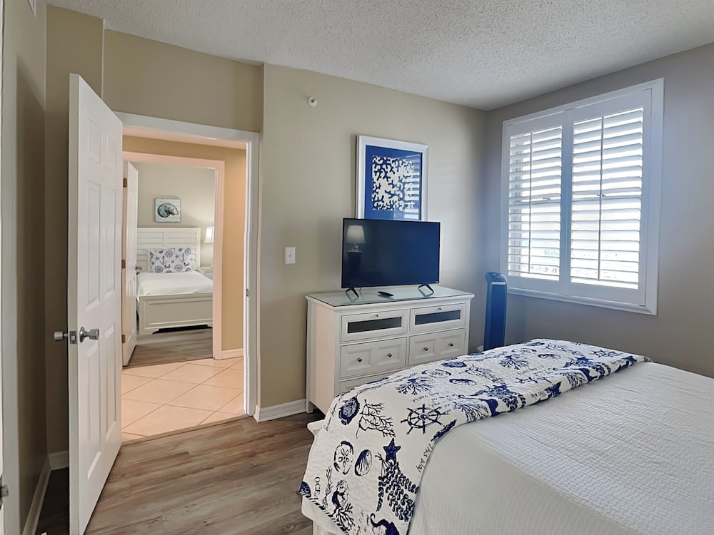 Emerald Key #602 by Southern Vacation Rentals