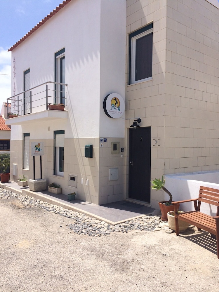 Peniche Surf Lodge - Hostel