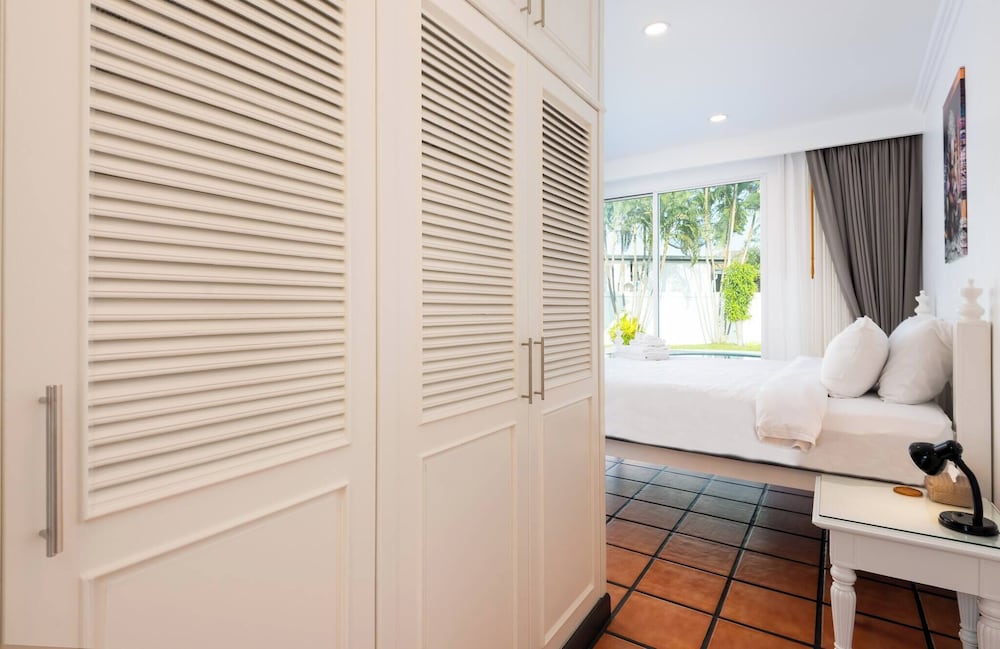 Luxury 4BR Private 425sqm Party Pool Villa