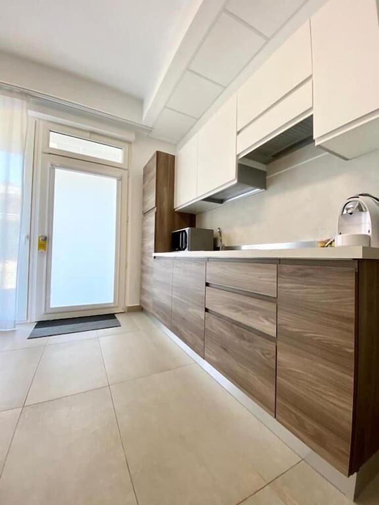 BEEAPARTMENTS