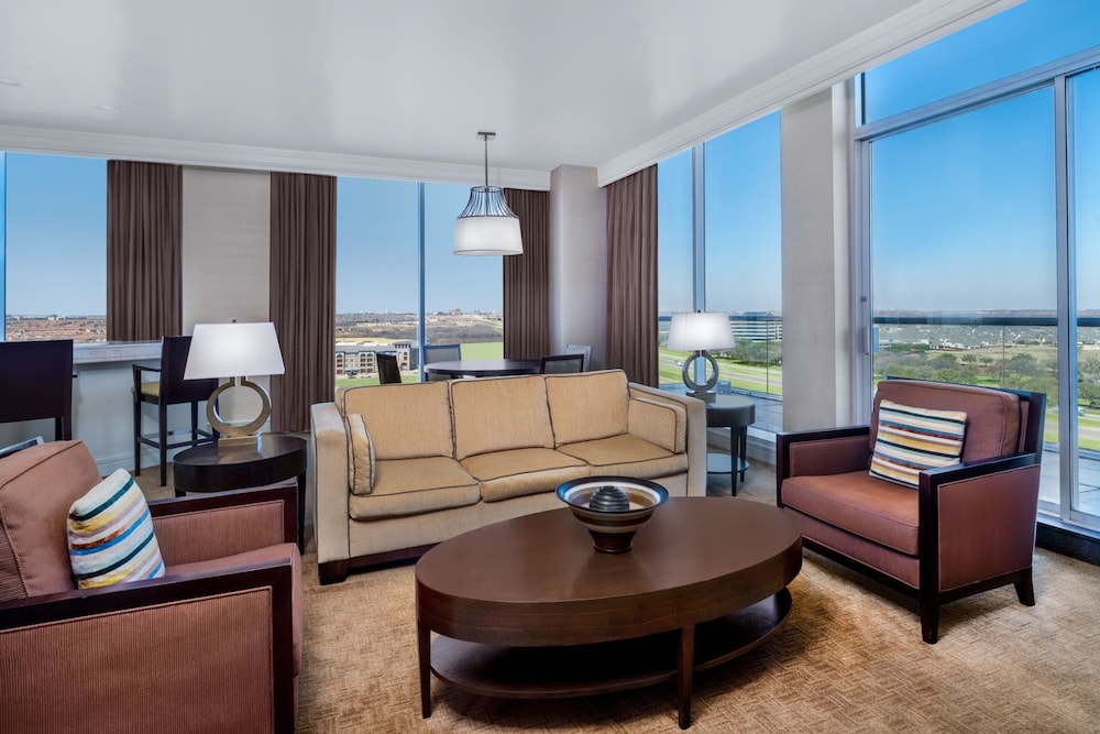 Renaissance Dallas North Hotel