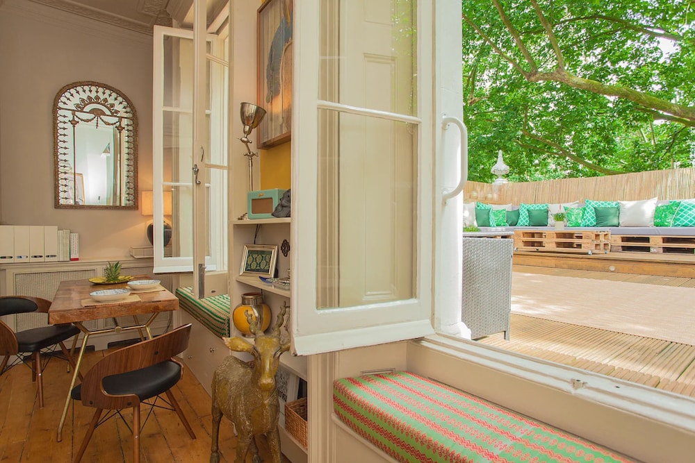 Exquisite Notting Hill Flat With Roof Terrace
