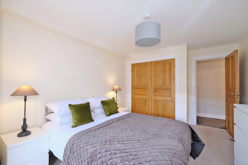 Spacious 3 Bed in Aberdeen's Westend