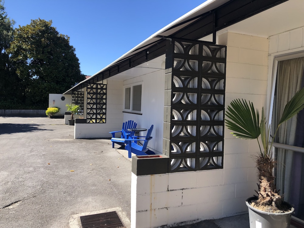 Adelphi Motel