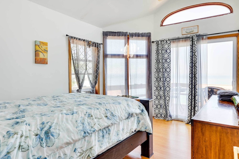 Lakefront Geneva Vacation Rental - Walk to Strip!
