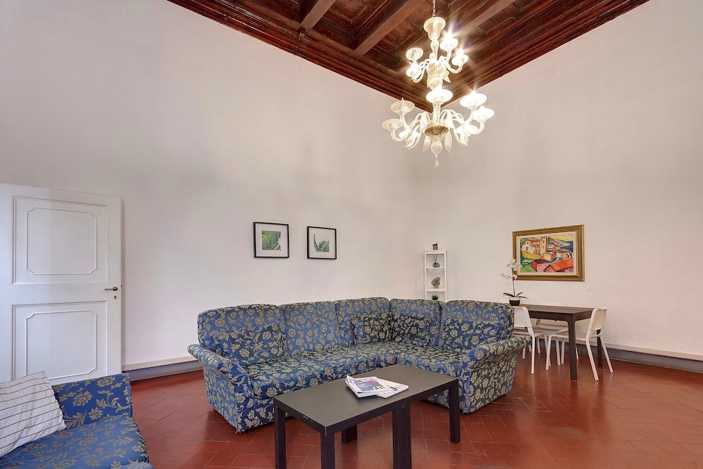 Servi 34 in Firenze With 3 Bedrooms and 2 Bathrooms