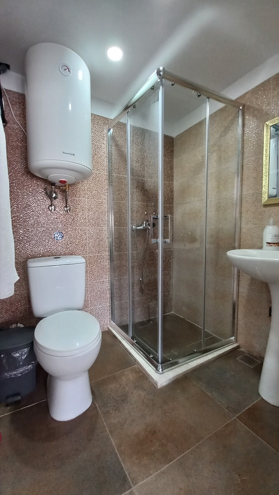 Isabel Rooms & Apartments